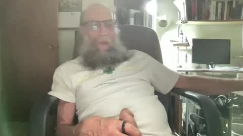 chris online show from 11/08/25, 04:23