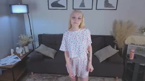 Emilia for my friends Amy online show from 10/27/25, 01:20