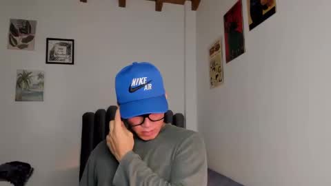 Snapshot of lass_nazar chatting on 10/14/25, 01:06 lass_nazar online show from 10/14/25, 01:06