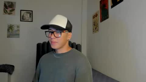 Snapshot of lass_nazar chatting on 10/23/25, 01:16 lass_nazar online show from 10/23/25, 01:16