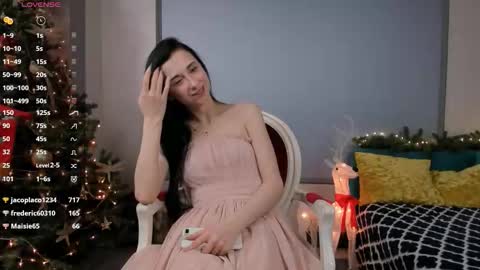 Snapshot of latanyahorstead chatting on 12/19/25, 11:06 Olivia online show from 12/19/25, 11:06