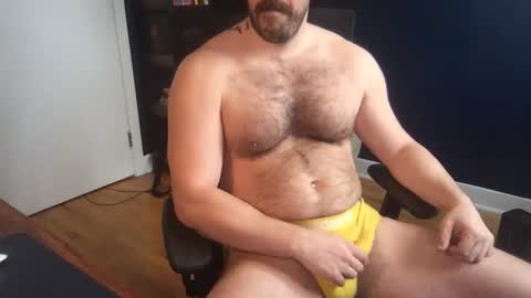 Snapshot of latenightlunch chatting on 02/16/26, 08:38 Latenightlunch online show from 02/16/26, 08:38