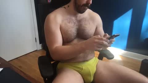 Snapshot of latenightlunch chatting on 02/24/26, 03:54 Latenightlunch online show from 02/24/26, 03:54