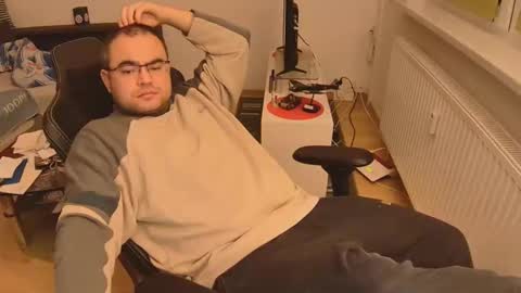 latexboy893 online show from 11/23/25, 12:54