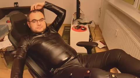 latexboy893 online show from 11/26/25, 12:00