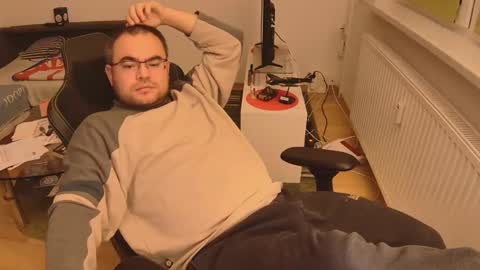 latexboy893 online show from 11/26/25, 11:17