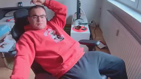 latexboy893 online show from 11/30/25, 12:20