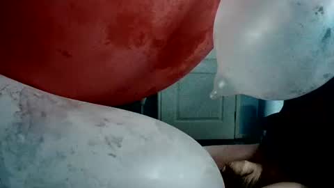Snapshot of latexchris77 chatting on 05/26/26, 02:18 latexchris77 online show from 05/26/26, 02:18