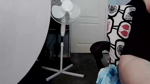 Snapshot of latexchris77 chatting on 06/17/26, 08:28 latexchris77 online show from 06/17/26, 08:28