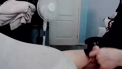 Snapshot of latexchris77 chatting on 06/27/26, 12:44 latexchris77 online show from 06/27/26, 12:44