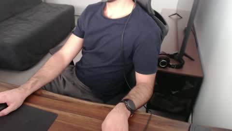 latexdave84 online show from 10/27/25, 06:17