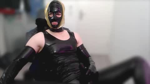 Rubber and Latex online show from 12/18/25, 10:21