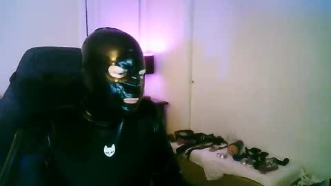 latexminheadroom online show from 09/10/25, 02:33
