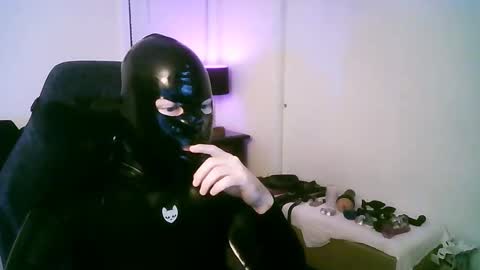 latexminheadroom online show from 10/08/25, 02:20