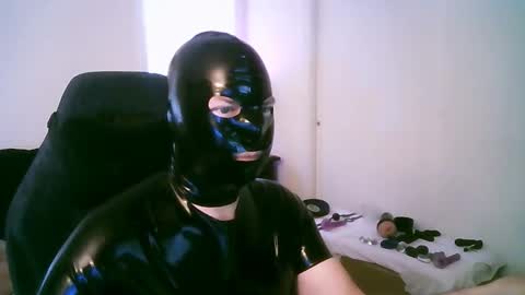 latexminheadroom online show from 01/10/26, 07:15
