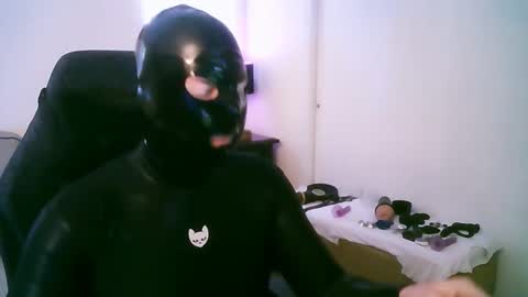 latexminheadroom online show from 01/31/26, 09:35