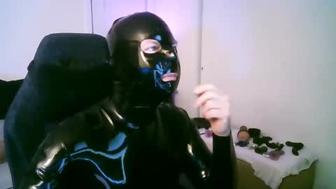 latexminheadroom online show from 04/19/26, 01:05