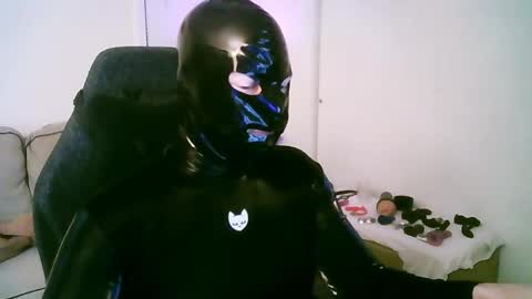 Snapshot of latexminheadroom chatting on 05/15/26, 10:50 latexminheadroom online show from 05/15/26, 10:50