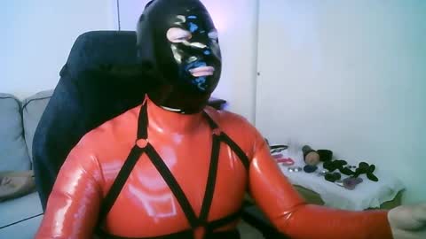 Snapshot of latexminheadroom chatting on 05/23/26, 01:44 latexminheadroom online show from 05/23/26, 01:44