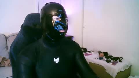 Snapshot of latexminheadroom chatting on 05/26/26, 01:56 latexminheadroom online show from 05/26/26, 01:56