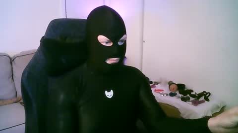 Snapshot of latexminheadroom chatting on 06/25/26, 05:12 latexminheadroom online show from 06/25/26, 05:12