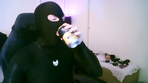 Snapshot of latexminheadroom chatting on 07/05/26, 01:01 latexminheadroom online show from 07/05/26, 01:01