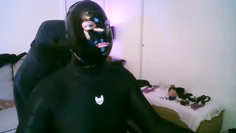Snapshot of latexminheadroom chatting on 07/11/26, 01:52 latexminheadroom online show from 07/11/26, 01:52