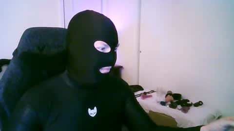Snapshot of latexminheadroom chatting on 07/17/26, 02:40 latexminheadroom online show from 07/17/26, 02:40