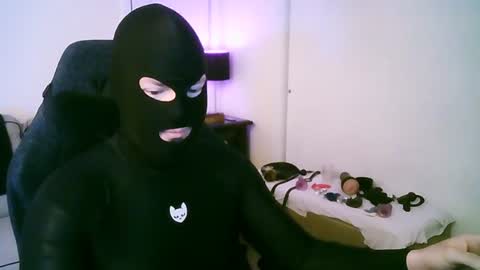 Snapshot of latexminheadroom chatting on 08/05/26, 05:21 latexminheadroom online show from 08/05/26, 05:21