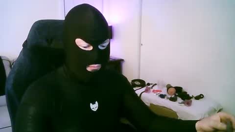 Snapshot of latexminheadroom chatting on 08/09/26, 06:29 latexminheadroom online show from 08/09/26, 06:29
