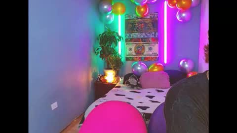 latin_boysxxx_ online show from 10/18/25, 10:21