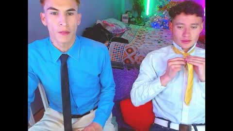 latin_boysxxx_ online show from 12/15/25, 10:03