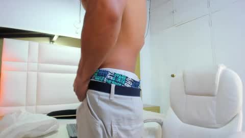 Johana y Santiago online show from 04/22/26, 03:20