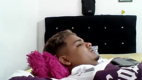 Snapshot of latin_curiousxxx chatting on 09/15/25, 12:05 latin_curiousxxx online show from 09/15/25, 12:05