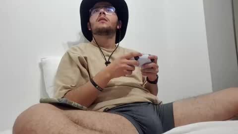 Latin edge online show from 03/12/25, 02:52