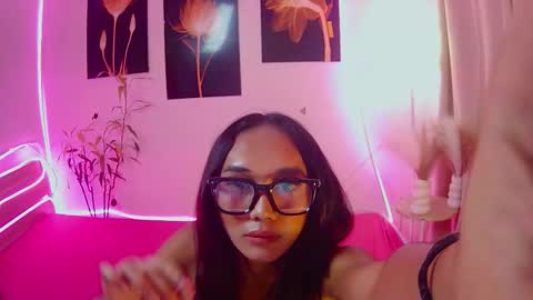 latina_kia online show from 11/11/25, 01:00