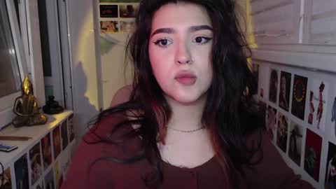 Snapshot of latina_mia chatting on 12/13/24, 05:00 miiiiiiaaaa online show from 12/13/24, 05:00