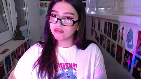 Snapshot of latina_mia chatting on 01/15/25, 07:37 miiiiiiaaaa online show from 01/15/25, 07:37