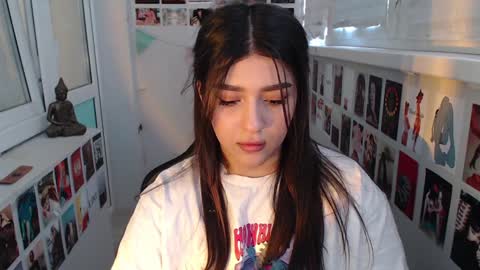 Snapshot of latina_mia chatting on 01/15/25, 10:38 miiiiiiaaaa online show from 01/15/25, 10:38