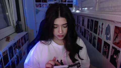 Snapshot of latina_mia chatting on 01/29/25, 01:17 miiiiiiaaaa online show from 01/29/25, 01:17