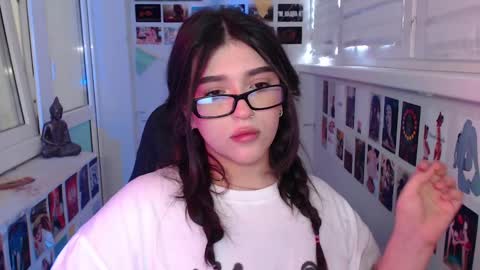 Snapshot of latina_mia chatting on 02/12/25, 05:58 miiiiiiaaaa online show from 02/12/25, 05:58