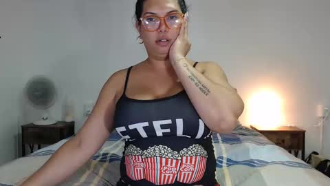 Snapshot of latinaflower_ts chatting on 10/21/25, 11:38 FLOR SALVAJE online show from 10/21/25, 11:38