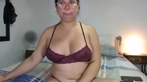 Snapshot of latinaflower_ts chatting on 10/23/25, 04:50 FLOR SALVAJE online show from 10/23/25, 04:50