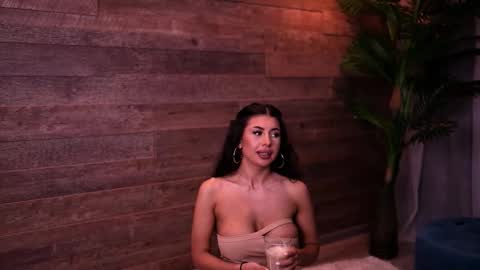Latina online show from 10/09/25, 05:22