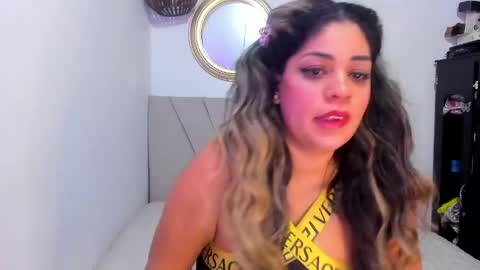 Snapshot of latinamav22 chatting on 04/21/26, 04:08 latinamav22 online show from 04/21/26, 04:08