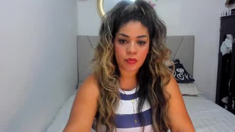 Snapshot of latinamav22 chatting on 04/21/26, 08:34 latinamav22 online show from 04/21/26, 08:34