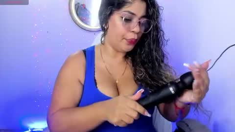 Snapshot of latinamav22 chatting on 06/19/26, 11:30 latinamav22 online show from 06/19/26, 11:30