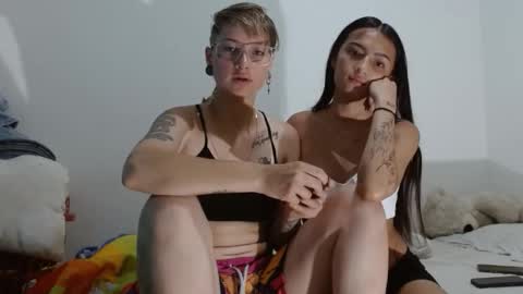 latinas_love05 online show from 01/15/26, 10:42