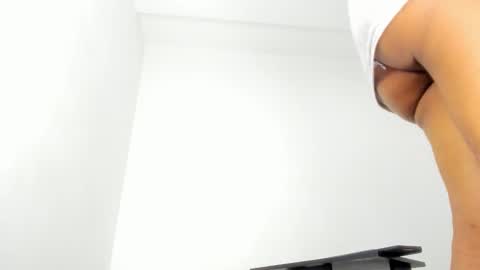 latinebonyts online show from 11/13/25, 08:24