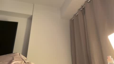 Hi -  online show from 06/01/26, 04:14